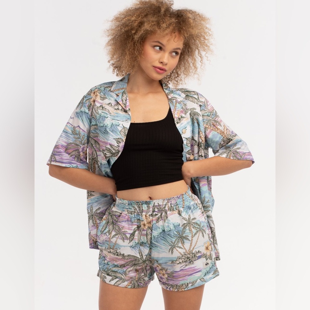 Quiksilver On Vacation Tropical print Shorts M